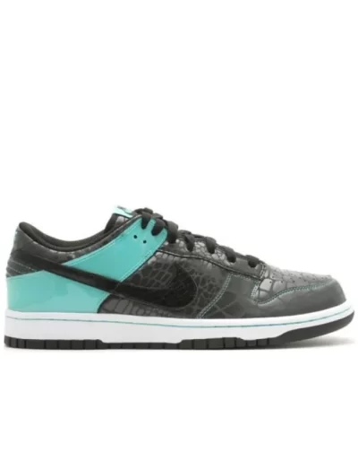 SB Dunk Low x Tiffany 'Diamond Supply'